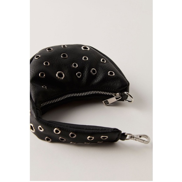 8028. Free People Baby Carryall Bag Charm - Picture 4 of 5